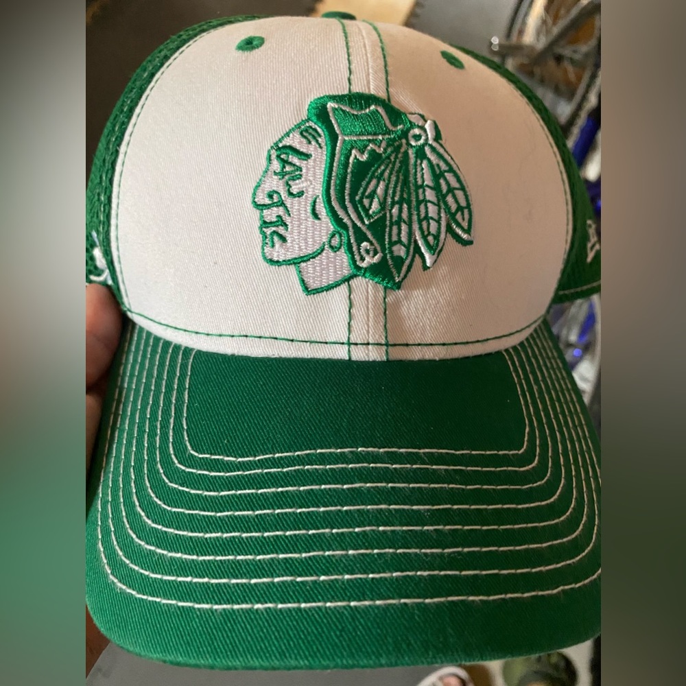 - Chicago nhl Blackhawks hat